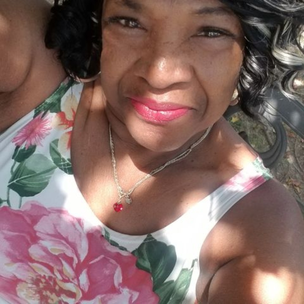 Meet your Posher, Gloria